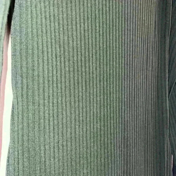 Green H&M dress. - Picture 4 of 5